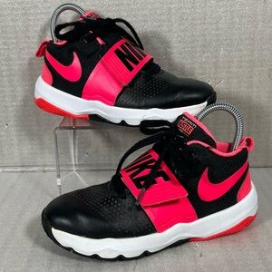 Nike Team Hustle D8 Black/Hot Pink Girl's Size 3.5Y/EU35.5/CM 22.5 881941-002